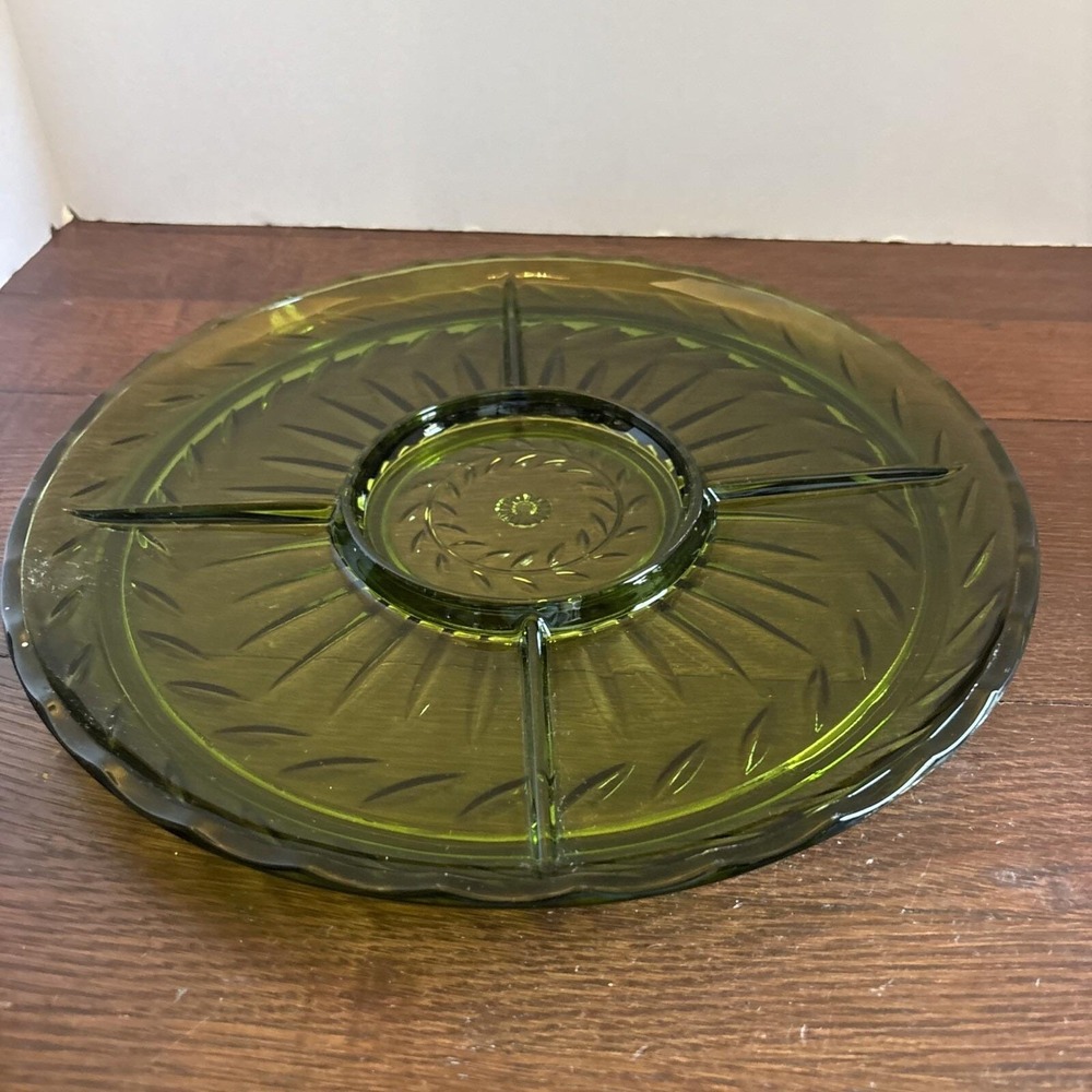 Vintage Indiana Vintage Avocado Green Glass Divided Relish Serving Platter Round - Picture 3 of 9